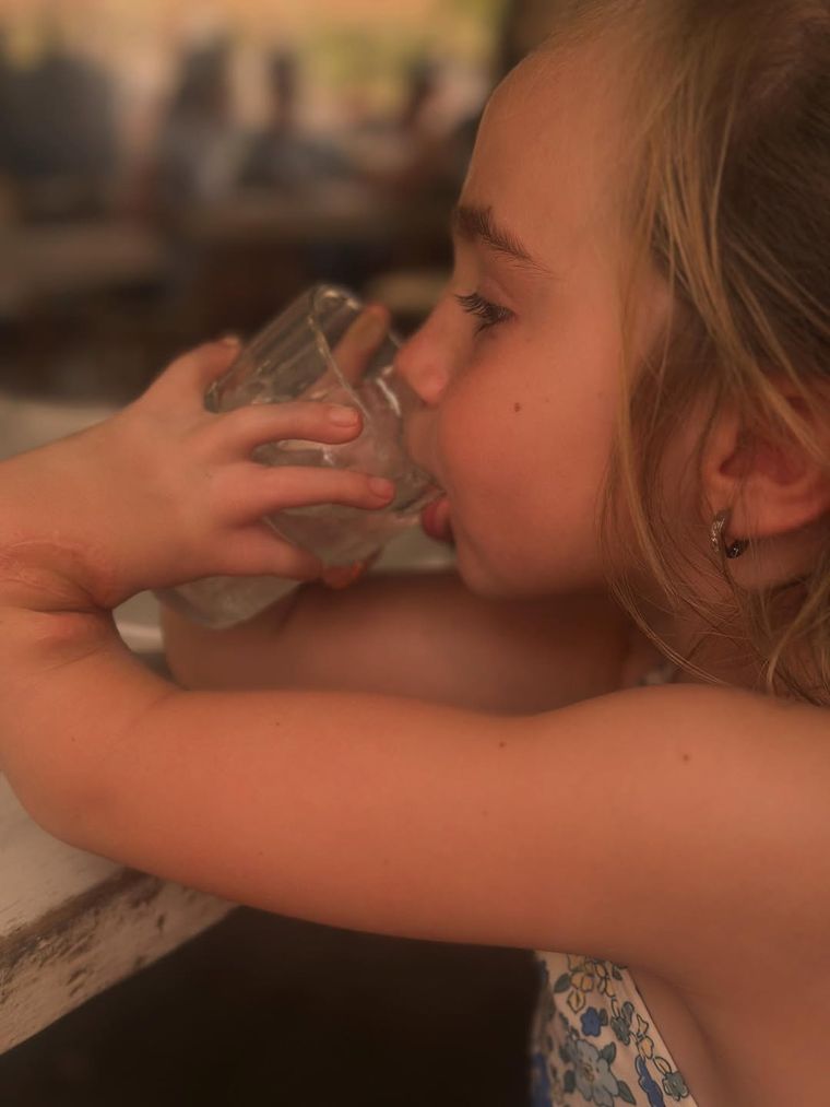 Juanita será operada este lunes en Barcelona, España. Juanita será operada este lunes en Barcelona, España.