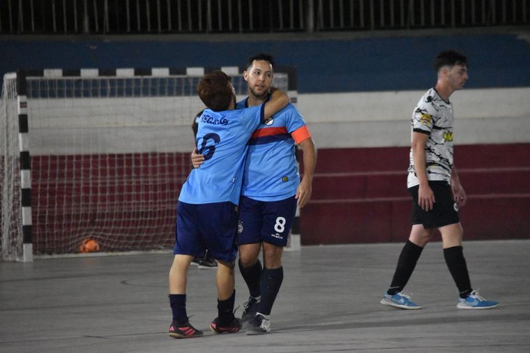 Se definieron los cruces de cuartos de final del Clausura de futsal. Foto: Prensa Alemán