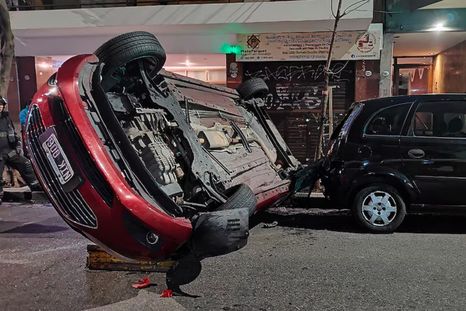 Se registraron varios choques y tres vuelcos en la mañana del Día del Amigo en la Ciudad de Buenos Aires Se registraron varios choques y tres vuelcos en la mañana del Día del Amigo en la Ciudad de Buenos Aires