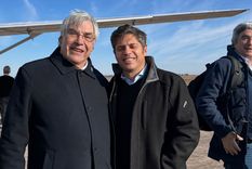 El intendente de General Villegas, Gilberto Alegre, con Axel Kicillof.