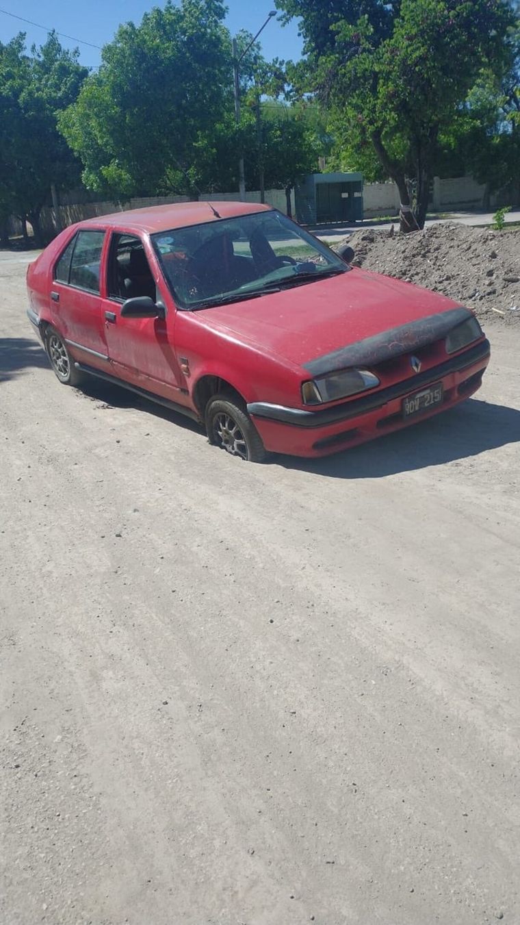 Las ruedas quedaron hundidas en el terreno Foto: @jp_navio