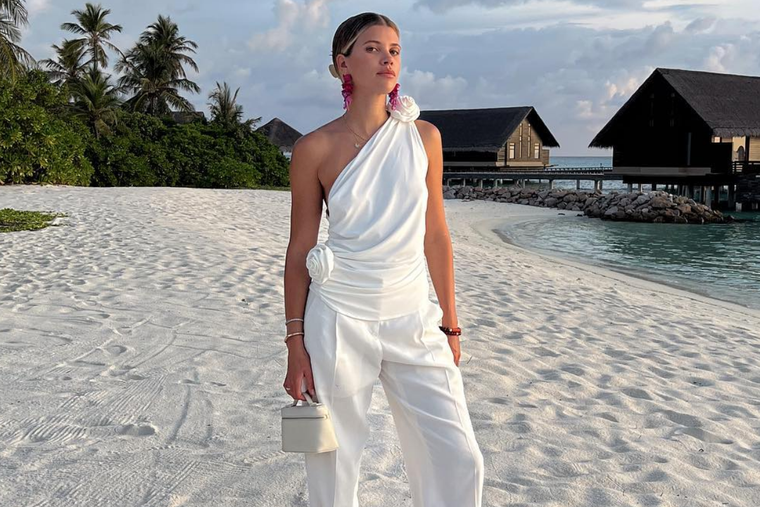 Look veraniego de Sofia Richie, con estilo y sin perder la elegancia. Foto: Instagram: @sofiarichiegrainge