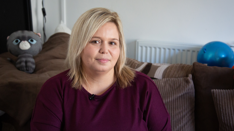 Danielle tiene cuatro hijos de entre dos y 13 años, y desde que se separó de su esposo enfrenta problemas para cubrir todas sus necesidades.
