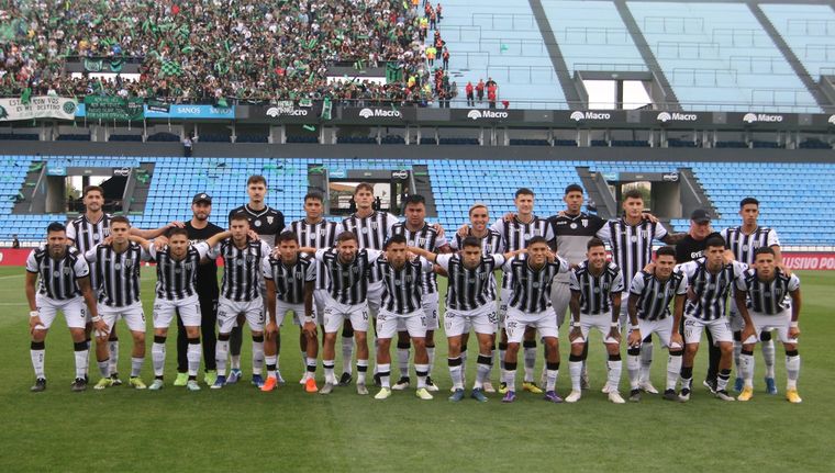 El Lobo perdió otra figura del equipo que estuvo cerca del ascenso. Foto: Daniel Cáceres/MDZ