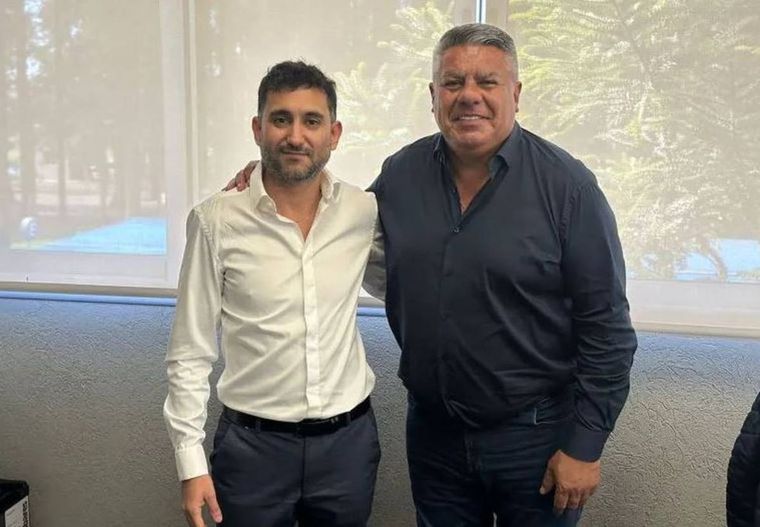 Claudio Tapia con Ariel Vallejo, titular de Sur Finanzas