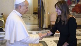 Sandra Pettovello en el Vaticano junto al Papa León XIV Sandra Pettovello en el Vaticano junto al Papa León XIV