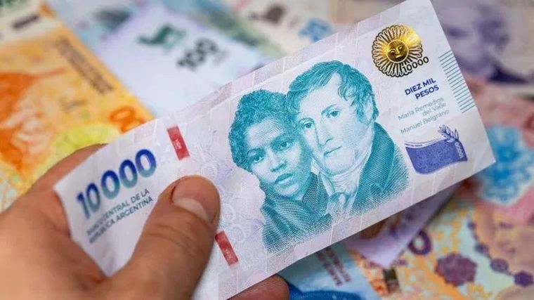 Una tiktoker se endeudó por 15 millones de pesos con cinco entidades distintas.