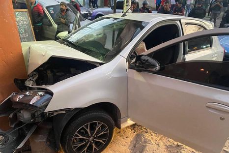 Uno de los vehículos que serían de la banda que cometió el robo y posterior crimen Foto: Télam