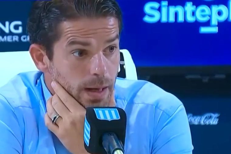 Gago quedó sorprendido ante la opinión de un periodista, quien dijo que Racing jugó muy mal ante Sarmiento. Foto: TyC Sports