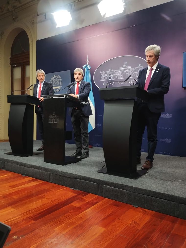 Nuevas medidas para el uso de dólares no declarados. Foto: Nicolás Palermo/MDZ