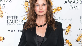 Linda Evangelista ha renovado su estilo sin perder el glamour. Foto: Glamour - https://media.glamour.com/photos/620d37b383cbca85f8c56a87/master/pass/477559316