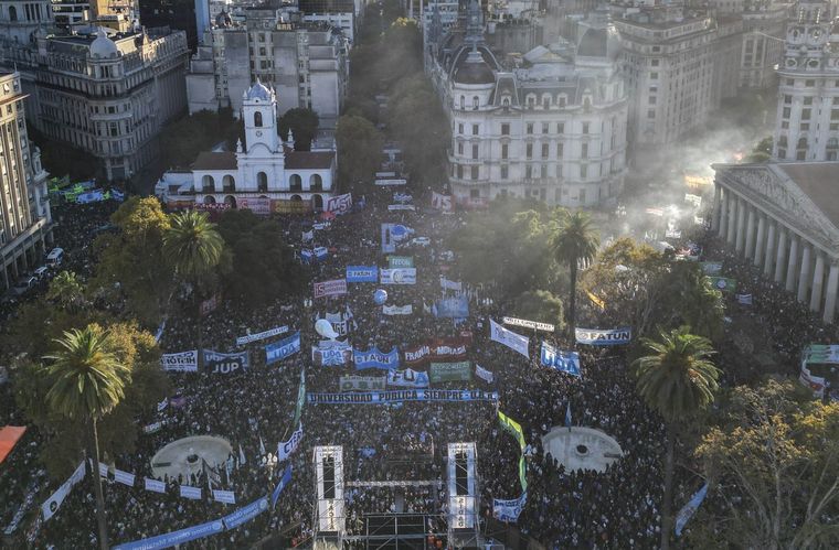 La cuarta marcha universitaria fue masiva.