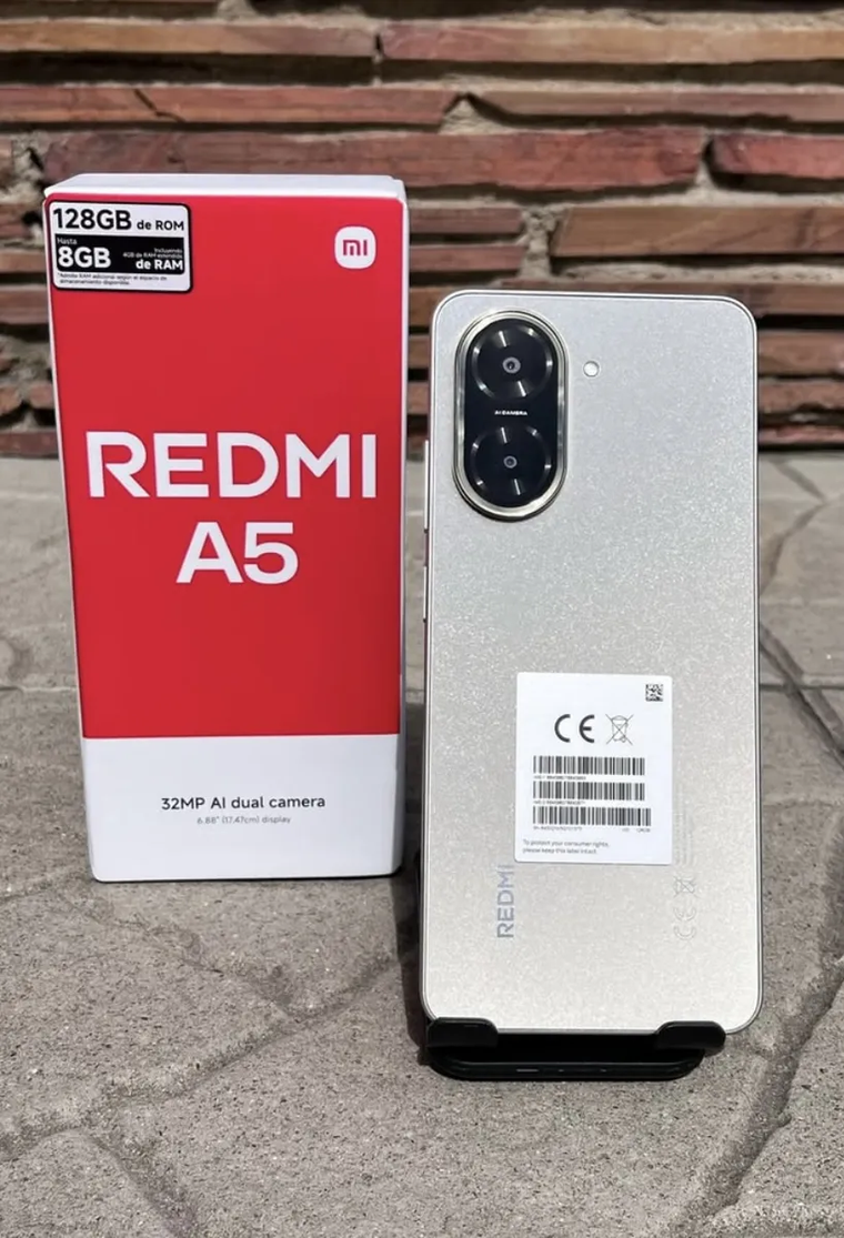 El Redmi A5 ofrece un panel LCD IPS HD+ de 6,88 pulgadas con 120 Hz. El Redmi A5 ofrece un panel LCD IPS HD+ de 6,88 pulgadas con 120 Hz.