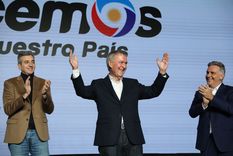 El candidato de Hacemos por Nuestro País estuvo en La Rural de Palermo junto a Florencio Randazzo y el gobernador electo Martín Llaryora Foto: Prensa Hacemos por nuestro país