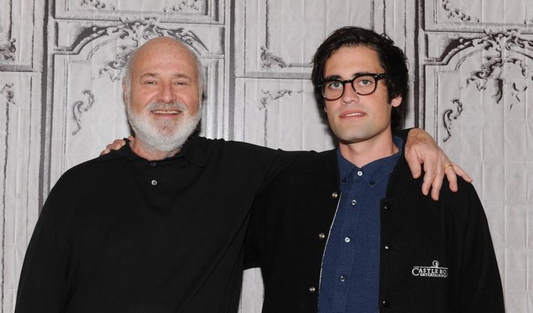 Su hijo de 32 años está detenido.