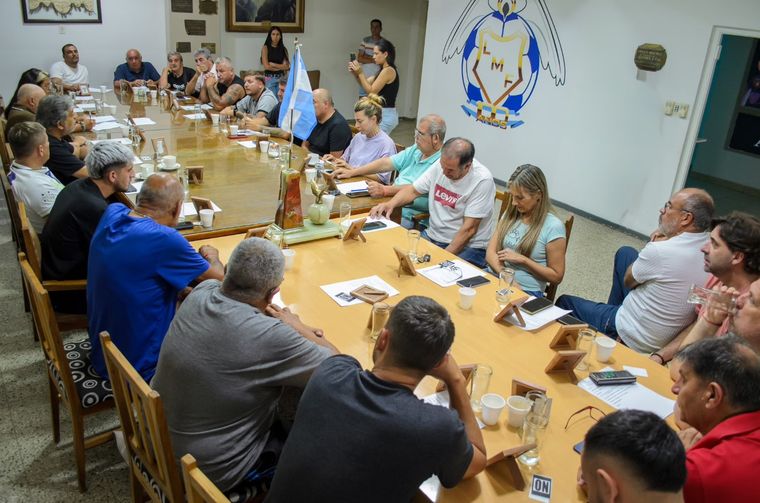 La primera reunión de Consejo Directivo dejó varias decisiones de cara a la nueva temporada del fútbol mendocino. La primera reunión de Consejo Directivo dejó varias decisiones de cara a la nueva temporada del fútbol mendocino.