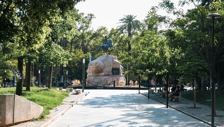 Se firmó un acuerdo para ayudar a la inscripción de prestadores turísticos en la Ciudad. Foto: Santiago Tagua/MDZ
