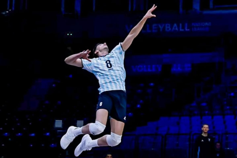 Mendoza aporta cuatro jugadores a la Selección argentina de vóley en diversas categorías. Mendoza aporta cuatro jugadores a la Selección argentina de vóley en diversas categorías.