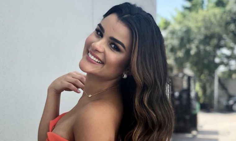 Con el vestido más corto de todos Clarissa Molina se llevó todos los suspiros