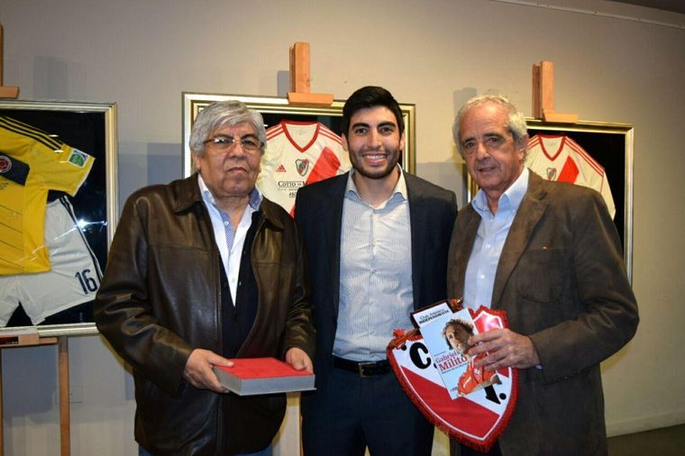 Hugo y Pablo Moyano junto a DOnofrio.