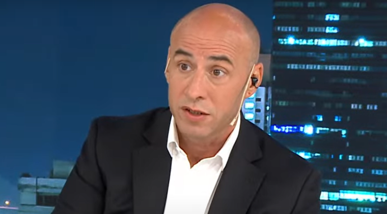 Esteban Trebucq fue duramente criticado después de vivir un vergonzoso momento al aire. Foto: Captura de pantalla La Nación +