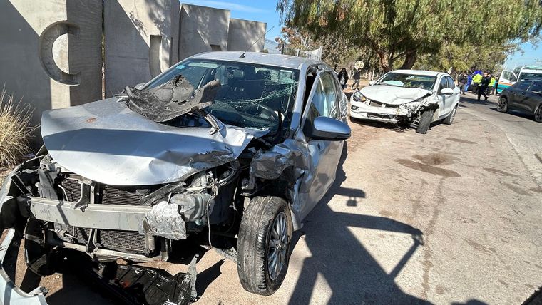 El accidente de tránsito que involucró dos autos en Avenida Champagnat.&nbsp;