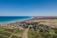 Bahía Creek, el pueblo de Río Negro donde acantilados, mar y médanos crean un paisaje patagónico único.