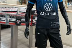 Bolívar utilizará una camiseta con una dedicatoria especial para enfrentar a River. Foto: Club Ciudad de Bolívar