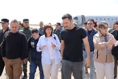 Los ministros regresaron el lunes a Bahía Blanca para seguir de cerca el operativo. Foto: X