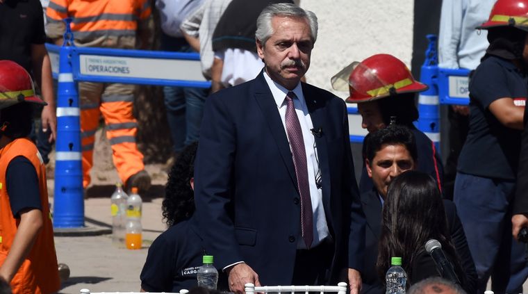 El presidente cree que la oposición está detrás de los saqueos Foto: ALF PONCE MERCADO / MDZ