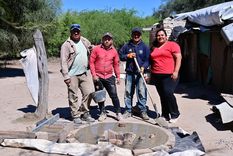Los pozos de agua se usan para el consumo, para higienizarse y darle a los animales. Los pozos de agua se usan para el consumo, para higienizarse y darle a los animales.