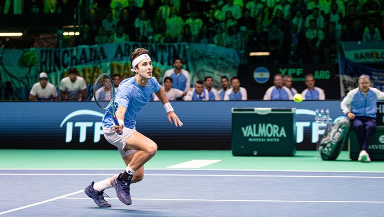 Tras dos sets palo y palo, Tomás Etcheverry puso en ventaja a la Argentina frente a Alemania.&nbsp;