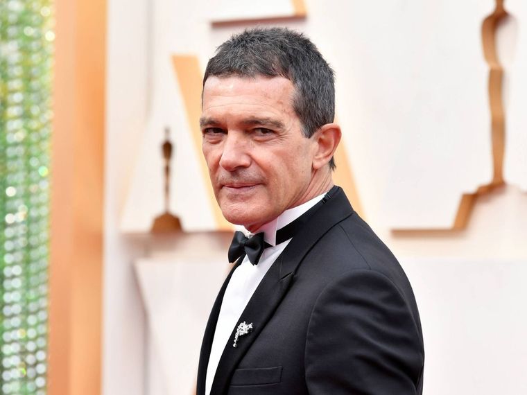 Foto: https://www.vanitatis.elconfidencial.com/famosos/2021-10-06/antonio-banderas-curiosidades-mujer-shrek-zorro_3302346/