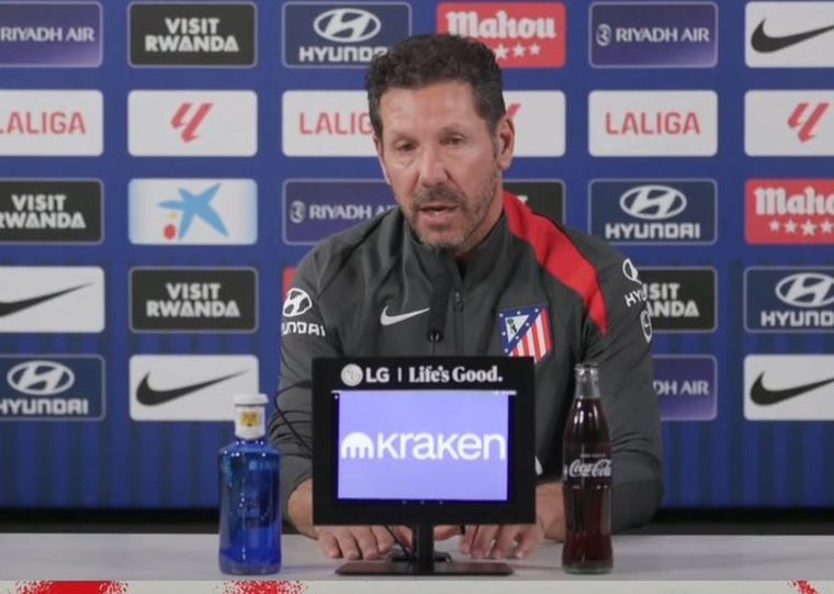 Simeone explicó que la sustitución de Julián Álvarez en el duelo de Atlético de Madrid contra Villarreal se debió a “molestias”. Simeone explicó que la sustitución de Julián Álvarez en el duelo de Atlético de Madrid contra Villarreal se debió a “molestias”.