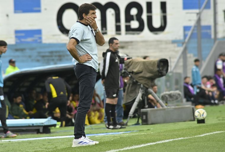 Racing Club, dirigido por Gustavo Costas, conserva dos vías para clasificar a la Copa Libertadores 2026. Racing Club, dirigido por Gustavo Costas, conserva dos vías para clasificar a la Copa Libertadores 2026.