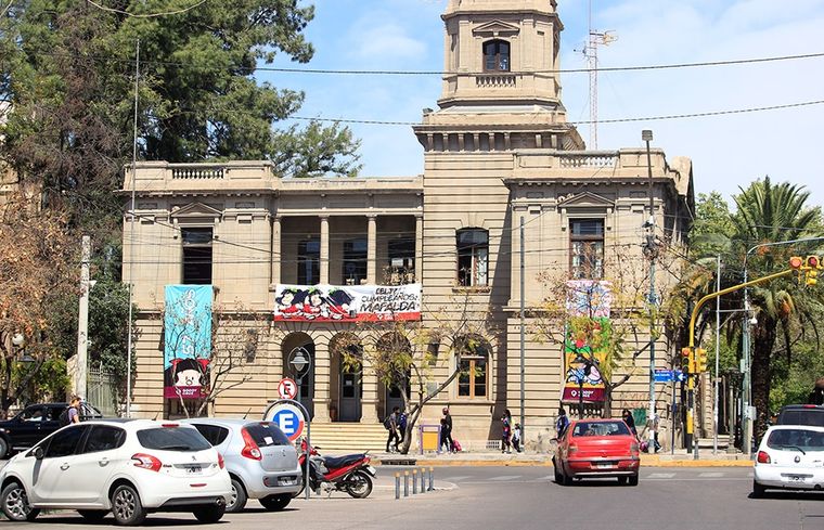 La Casa de la Cultura y la Memoria, a metros de la plaza departamental. La Casa de la Cultura y la Memoria, a metros de la plaza departamental.