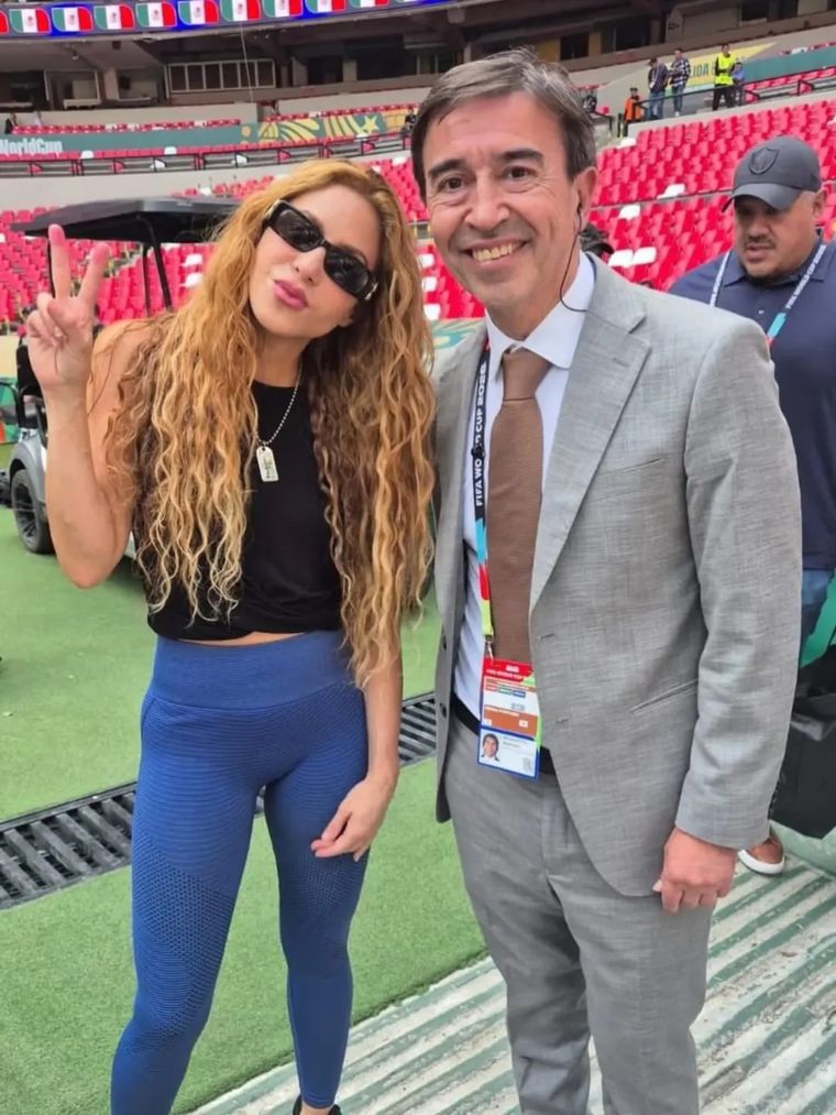 Shakira junto a Marcelo Benedetto. Shakira junto a Marcelo Benedetto.