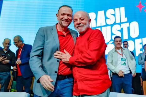 El jefe del PT a nivel nacional, Edinho Silva, y Lula da Silva El jefe del PT a nivel nacional, Edinho Silva, y Lula da Silva
