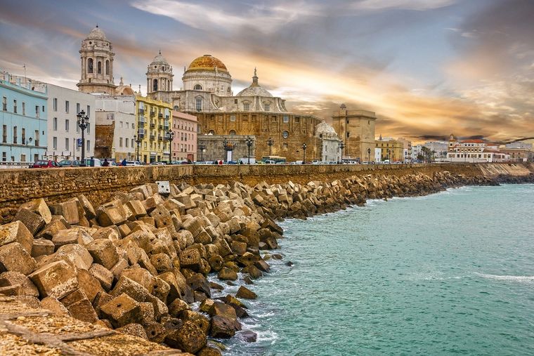 Cádiz, España, es una de las ciudades más antiguas del mundo. Foto: Shuterstock