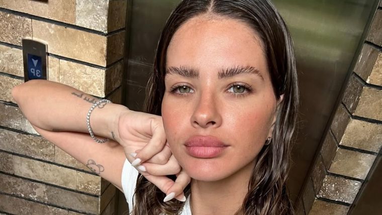 La China Suárez se mostró relajada y sin maquillaje en su casa. Foto: Instagram @sangrejaponesa