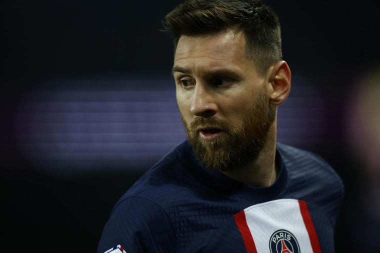 Lionel Messi no tuvo su mejor desempeño en PSG ante Lyon. Foto: EFE