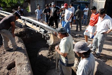 MDZol | Ayer Irrigación trabajó en el canal Civit. Foto: Nacho Gaffuri / MDZ