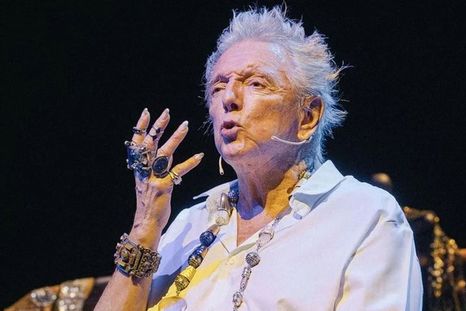 Pepe Cibrian enojado con los MF de Teatro. / Prensa Teatro Pepe Cibrian enojado con los MF de Teatro. / Prensa Teatro