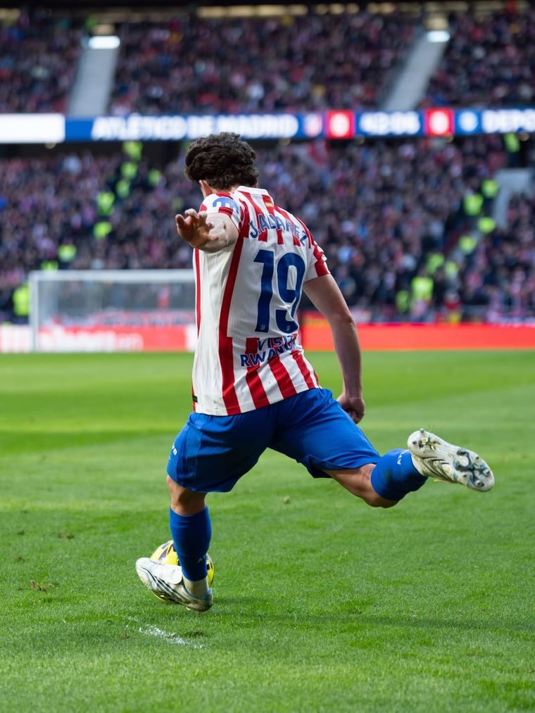 Julián Álvarez atraviesa un momento de sequía, pero mantiene la confianza de Simeone.