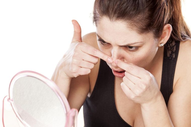 Cómo  podrías usar la pasta dental para eliminar para siempre los puntos negros de tu rostro ¡Piel de porcelana en segundos!