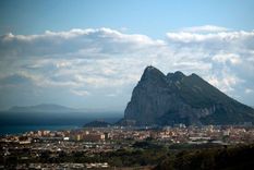 España reclama la soberanía política de Gibraltar al Reino Unido.