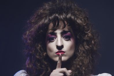 MDZol | Mariano Condoluci interpreta a Nora en La Desgracia Foto: Nacho Lunadei