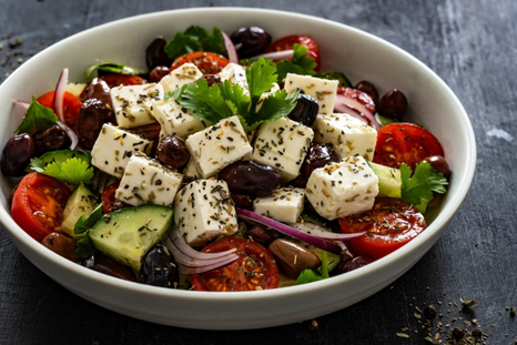 El verano invita a elegir ensaladas frescas y livianas en la mesa. El verano invita a elegir ensaladas frescas y livianas en la mesa.