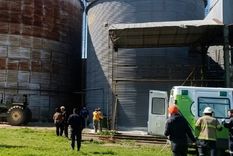 Un fatal accidente laboral sacudió a la localidad de Mariano Benítez, en el partido bonaerense de Pergamino, donde un operario murió tras caer dentro de un silo en una planta de acopio de granos.