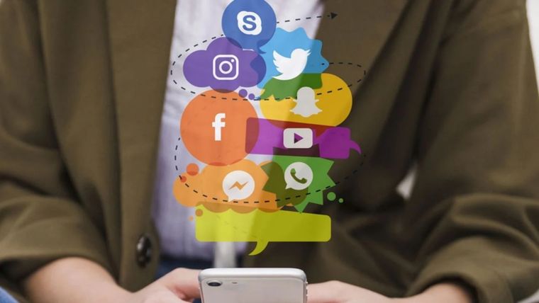 Mediante las redes sociales, la información llega pensando en que nos guste lo que vemos Foto: MDZ